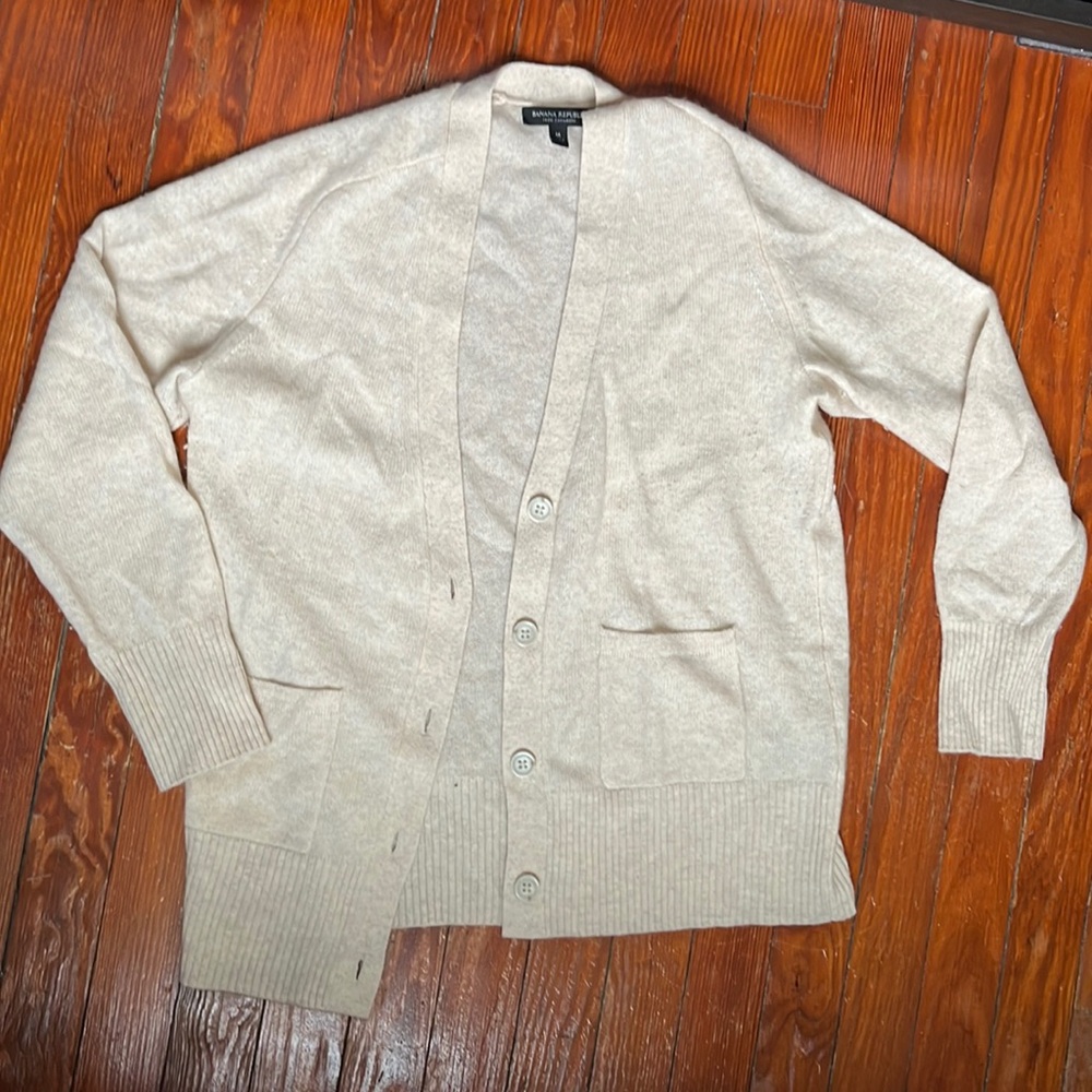 CASHMERE Banana Republic cream v-neck cardigan